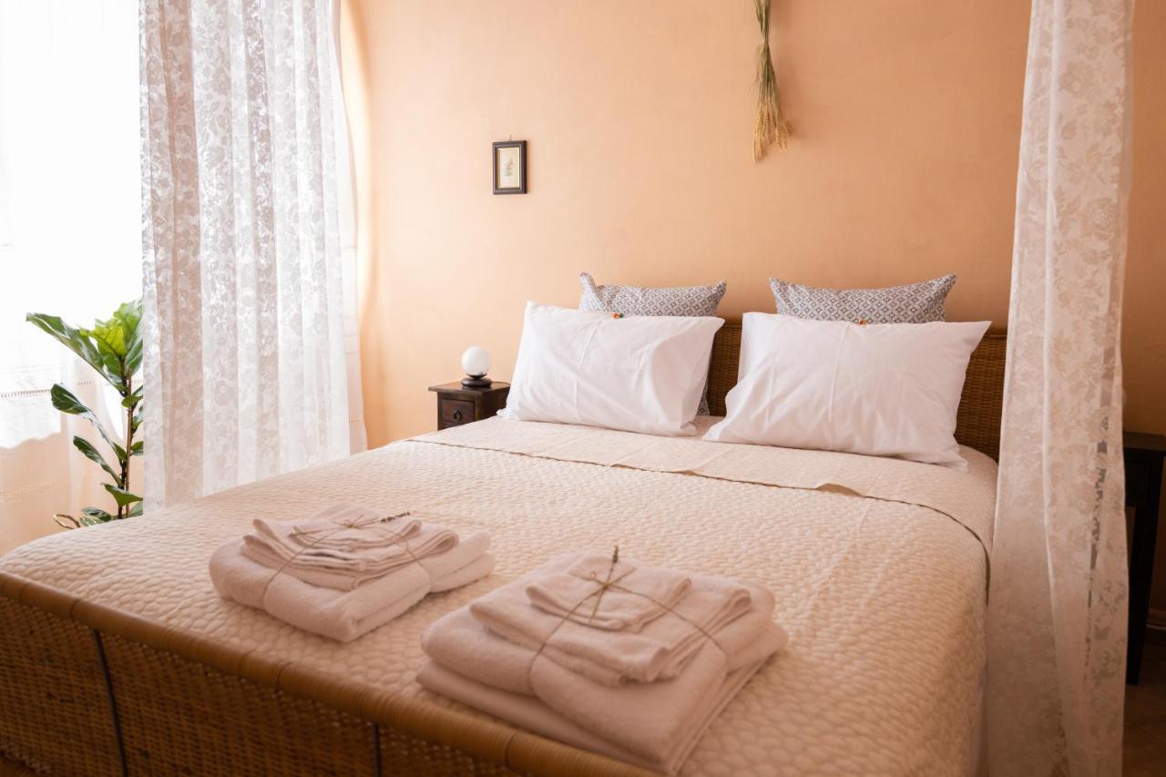 Mediterranean House - 12 Min From Acropolis! Apartment Athena Bagian luar foto